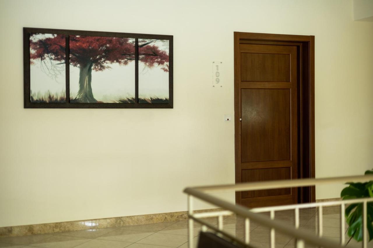 סיבוטה Chrisovalanto Hotel מראה חיצוני תמונה