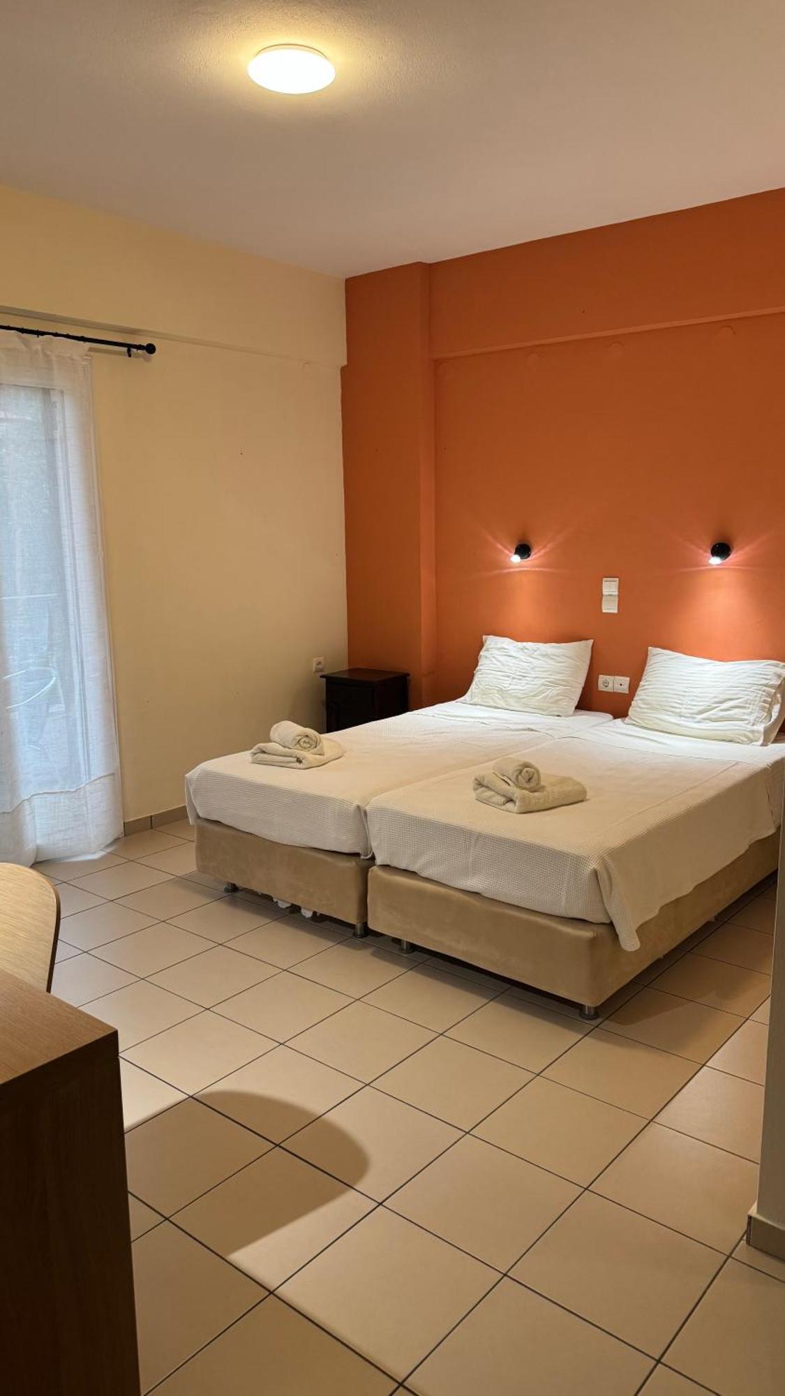 סיבוטה Chrisovalanto Hotel מראה חיצוני תמונה